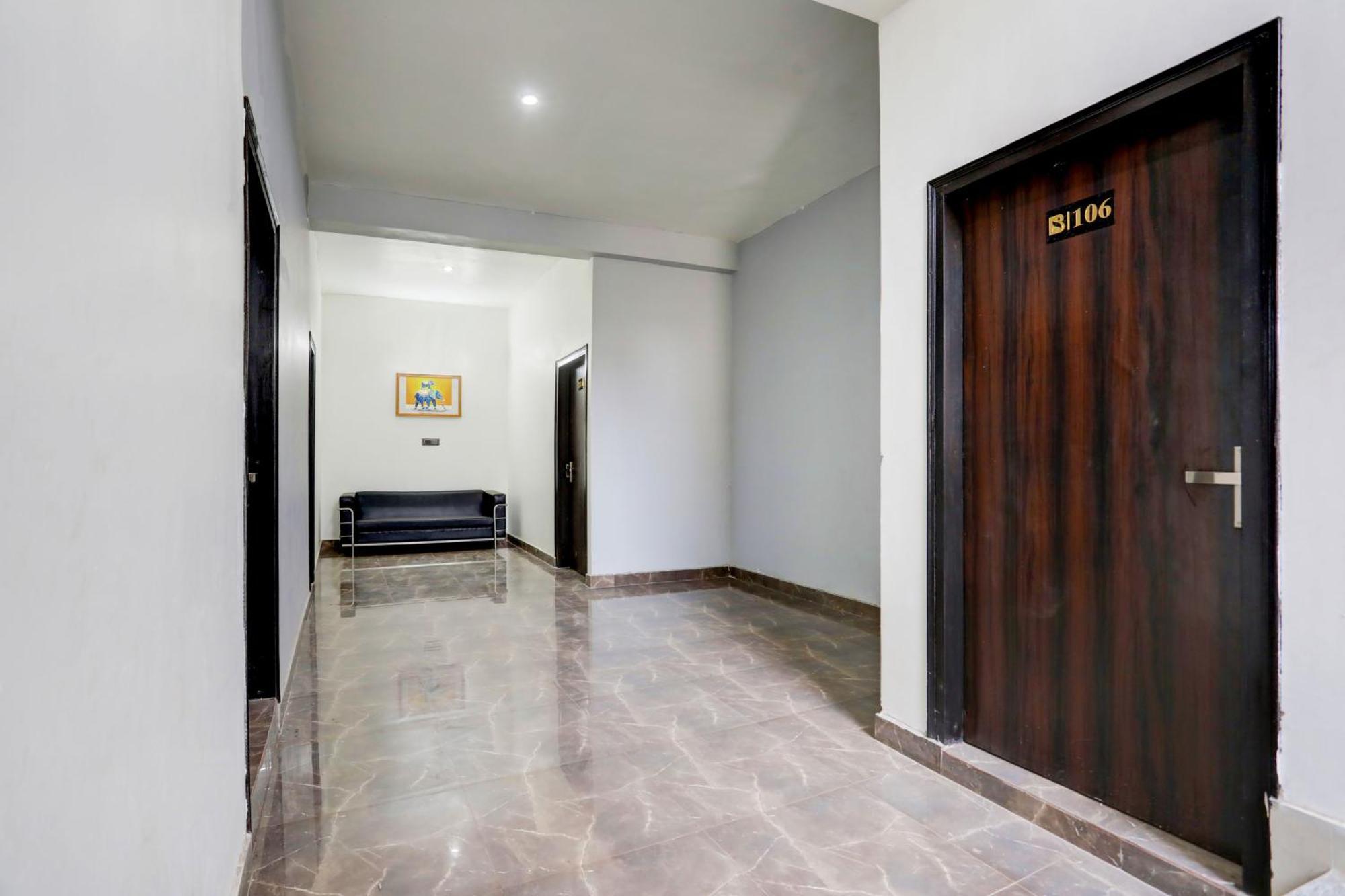 Super Hotel Live View Indraprastha Exterior foto